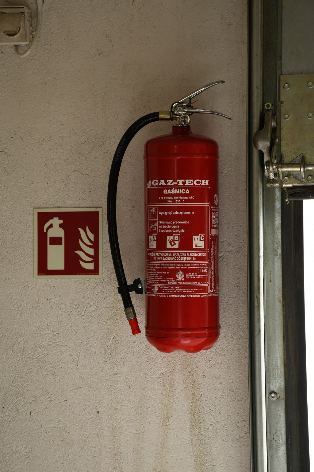 Secret Stash - Fire Extinguisher 6kg